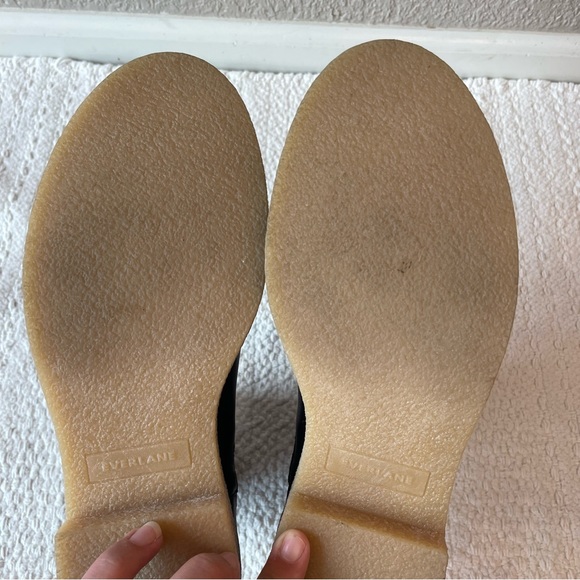 Everlane Italian leather Chelsea with gum sole. - Picture 7 of 7